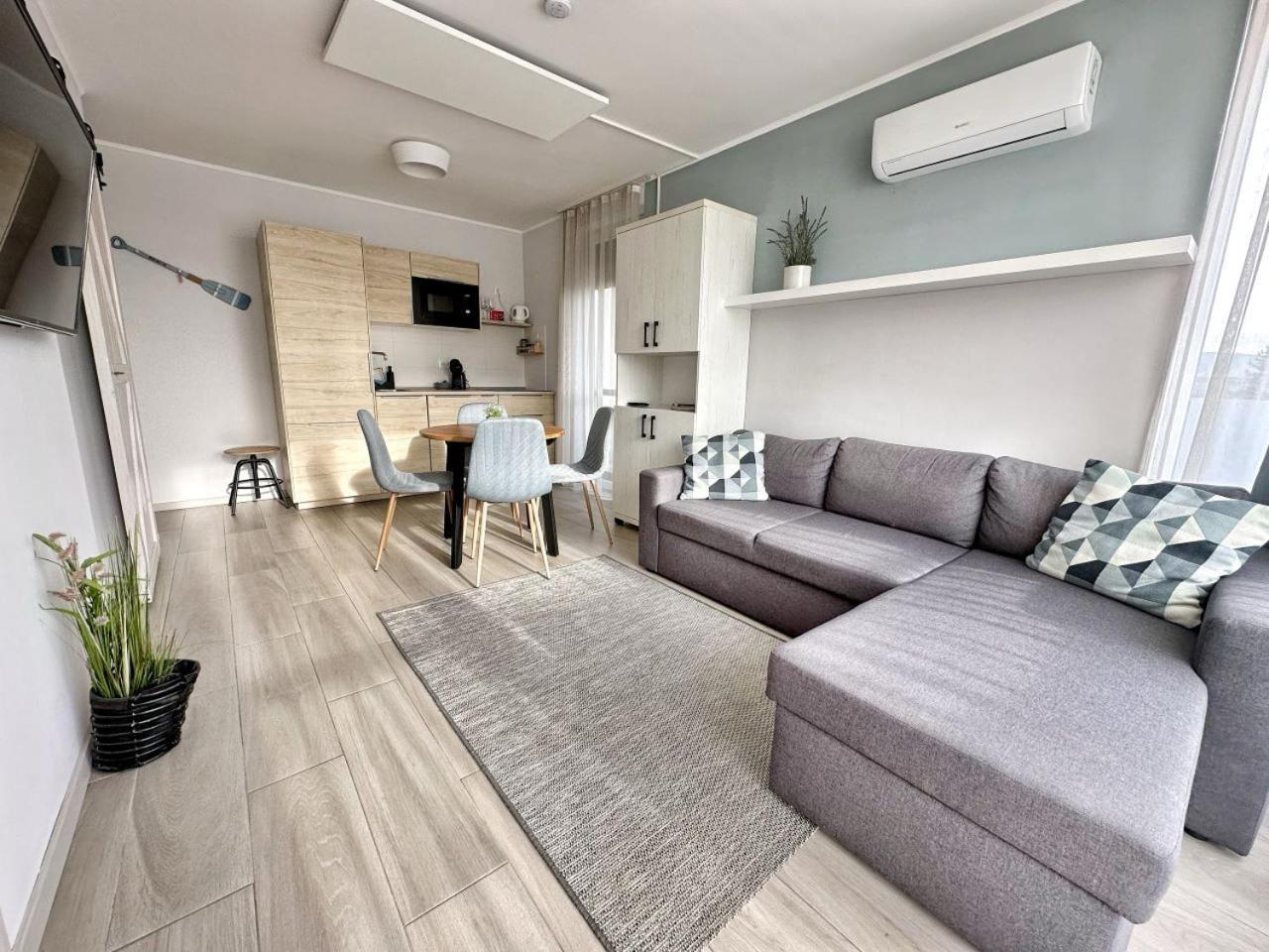 Marina Apartment By Dora Keszthely Eksteriør bilde